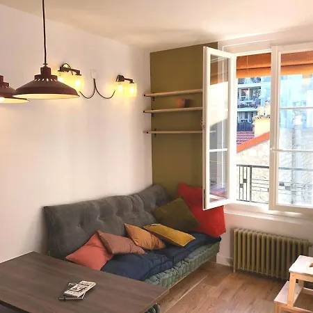 Design In Really Centre Of Parigi